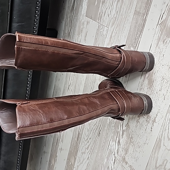 GUESS Brown leather tall (to knee) riding boots. Size 7 - Picture 6 of 9